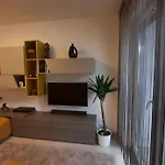 Disztingvalt Apartman, Free Garage アパート デブレツェン
