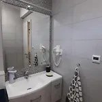 Disztingvalt Apartman, Free Garage アパート デブレツェン
