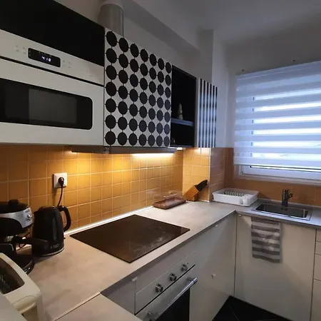 Disztingvalt Apartman, Free Garage Appartement *