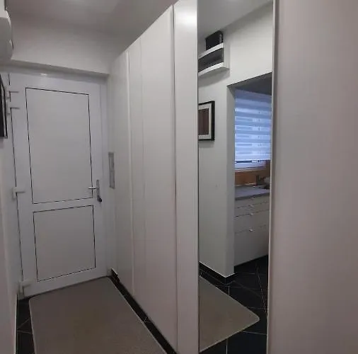 דירה Disztingvalt Apartman, Free Garage *