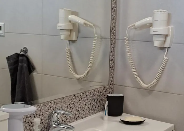 Disztingvalt Apartman, Free Garage * דברצן