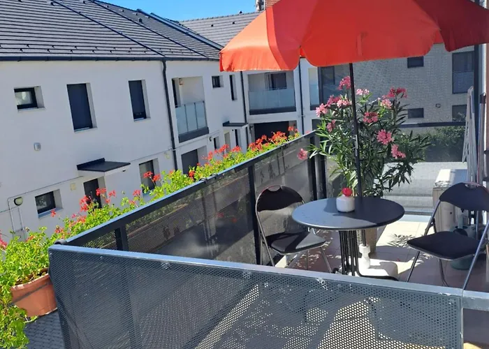 דירה Disztingvalt Apartman, Free Garage